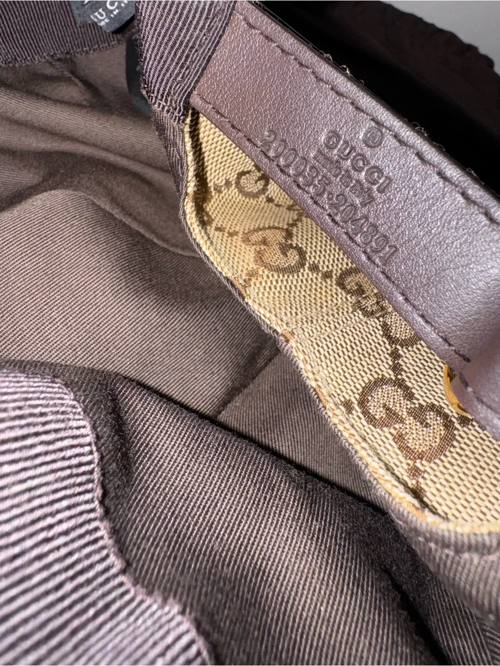Gucci classic beige